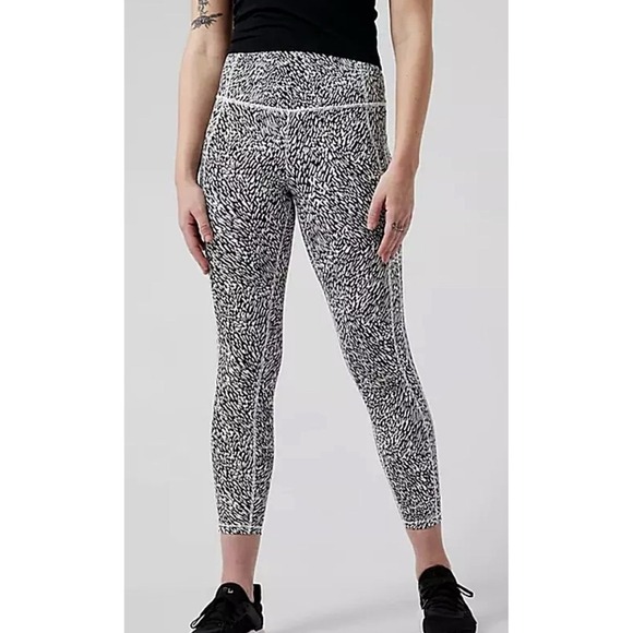 Athleta Ultimate Stash Textured 7/8 Tight Women's Size XL Tailwind Black White - Picture 2 of 10